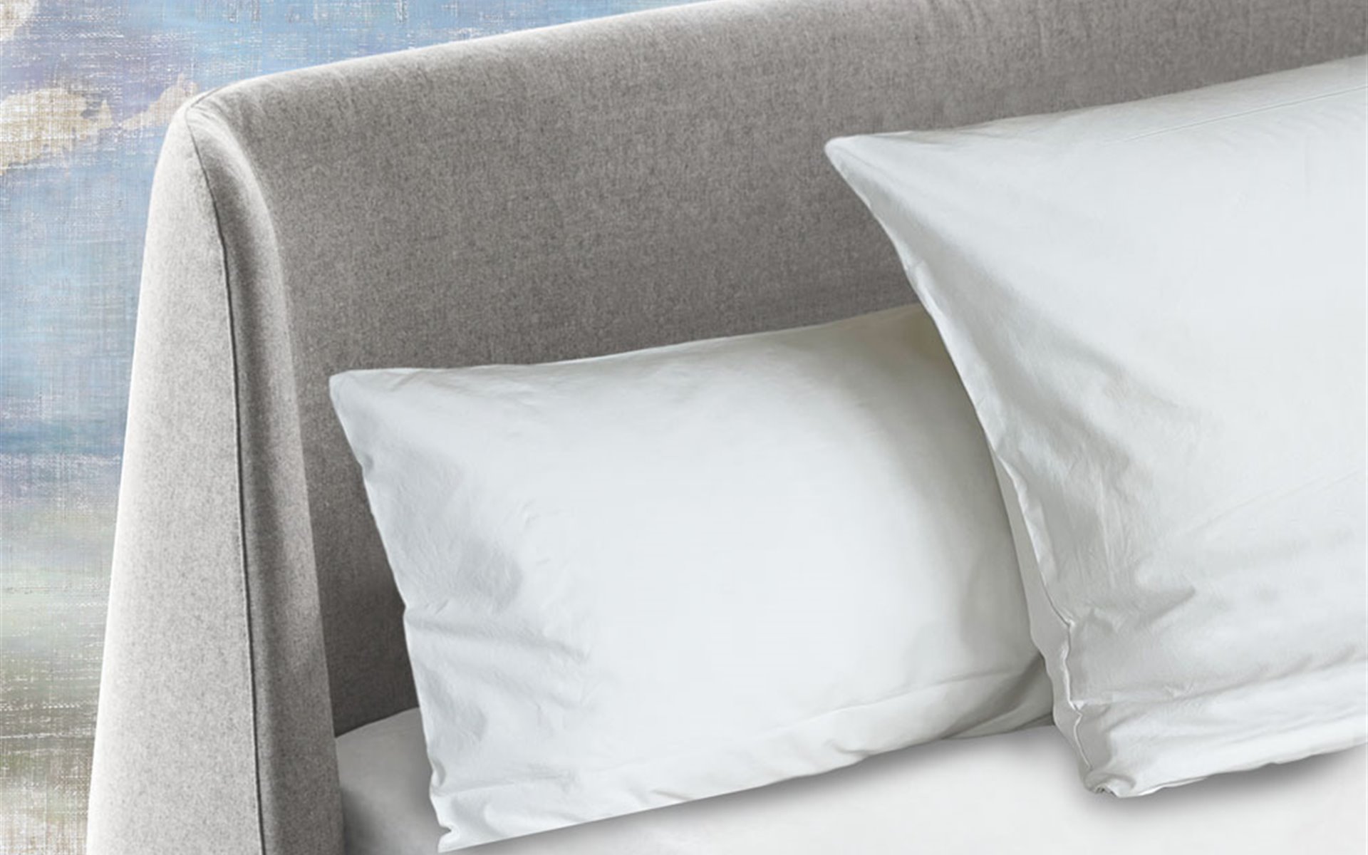 Mrs.Me Archetype SoloPillow white close